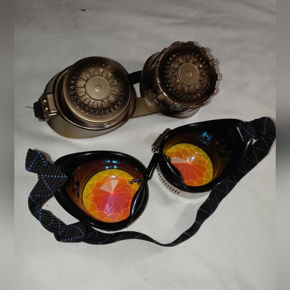 Pair of Unisex Steampunk Goggles. - Picture 3 of 3